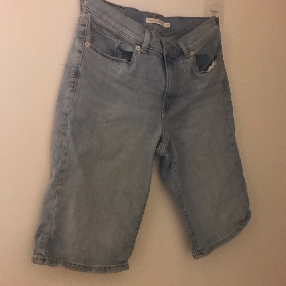 *3 for 25 Bundle and Save.Levi's Light Blue Women's Jeans